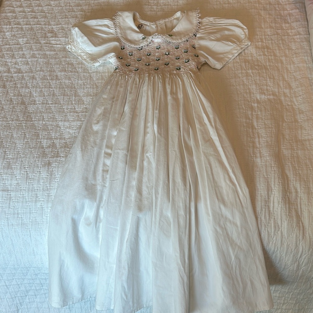Smocked white dress with flower embroidery (6-7)